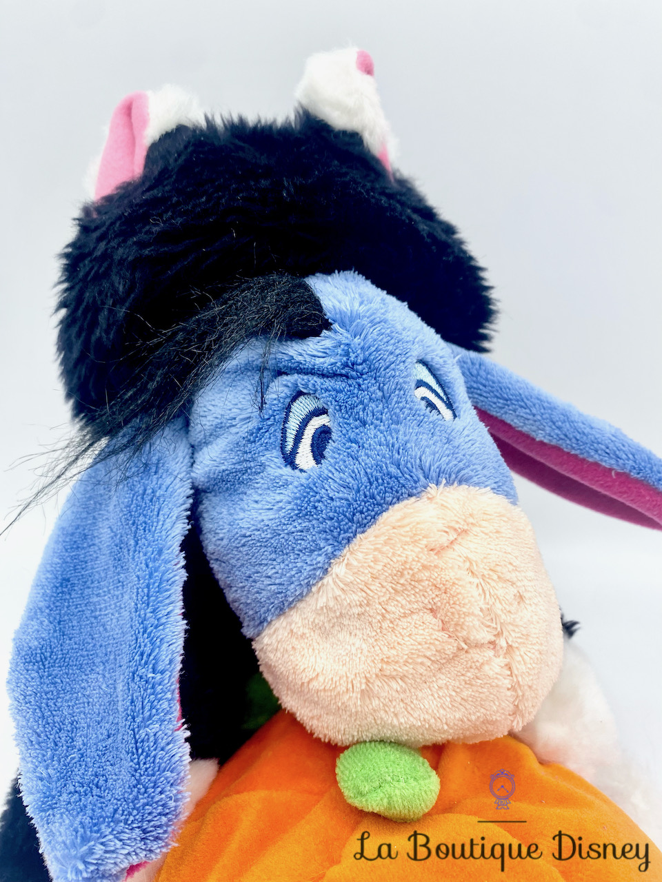 peluche-bourriquet-halloween-2002-disney-store-winnie-ourson-citrouille-fourrure-noir-2