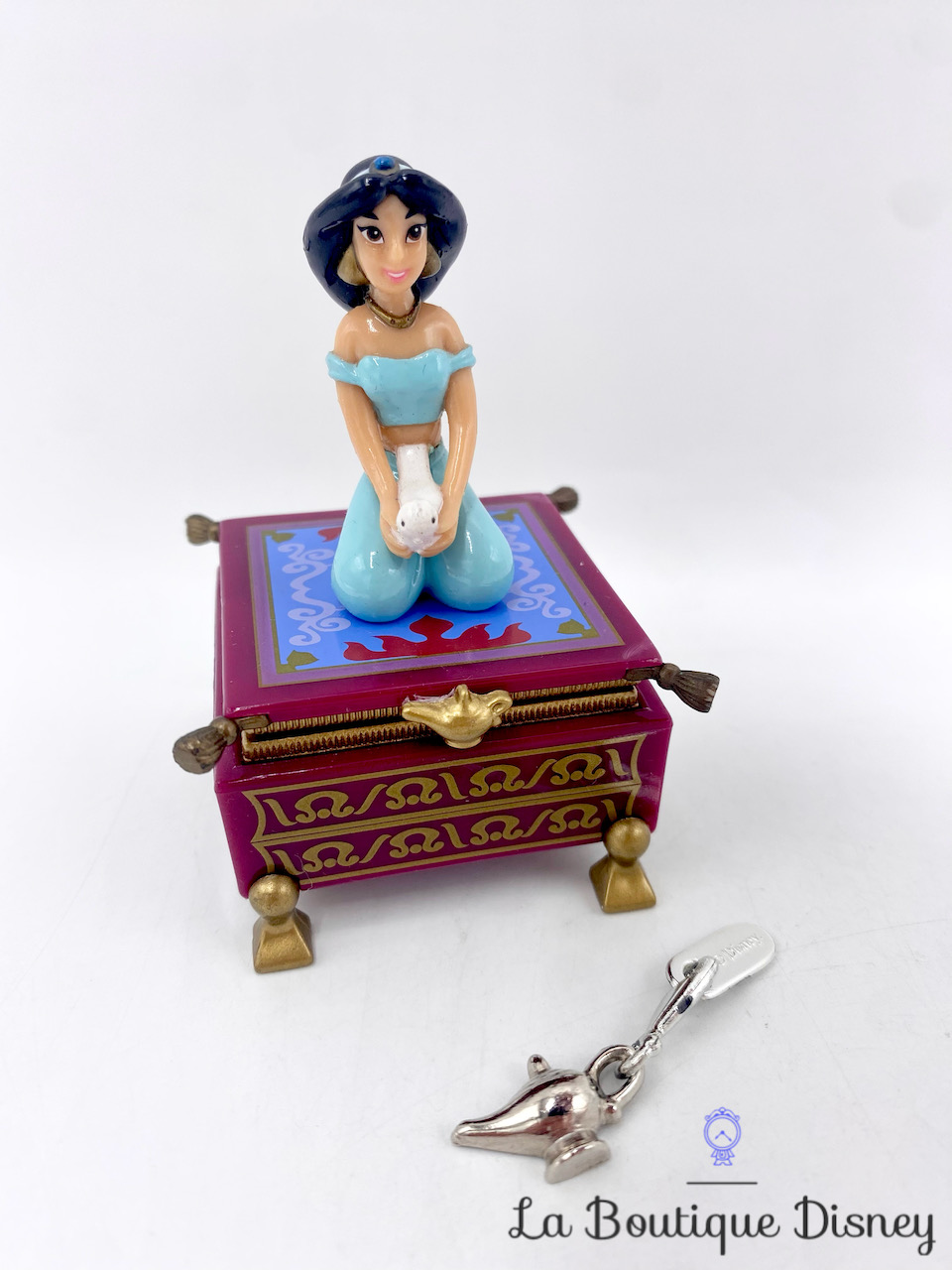 Boite bijoux Jasmine Aladdin Disney vintage pendentif charm tapis volant 7 cm