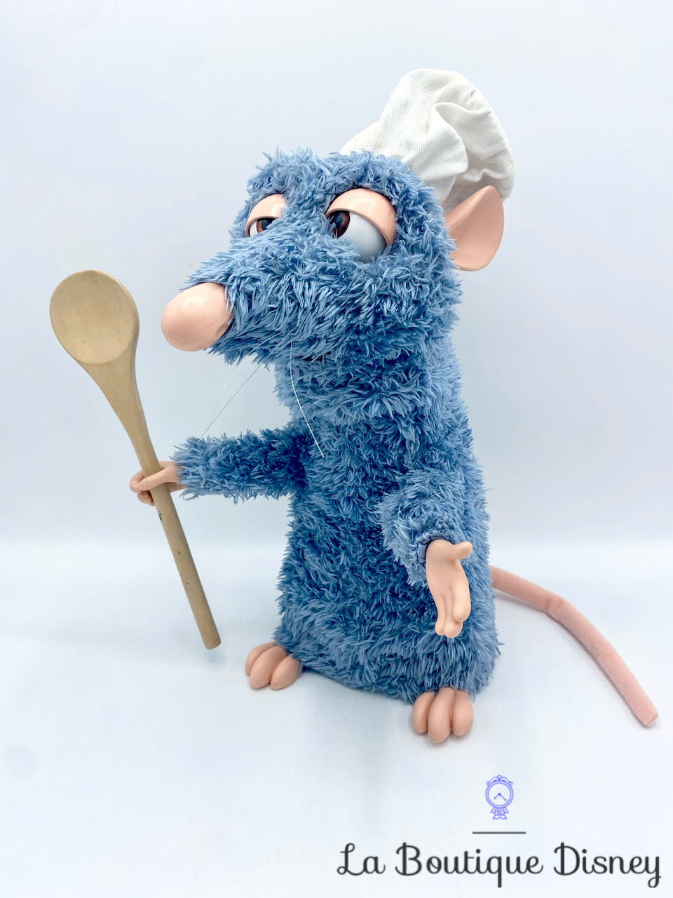 Peluche Chef Rémy Ratatouille Disneyland Paris Disney rat bleu cuisinier  cuillère toque 25 cm
