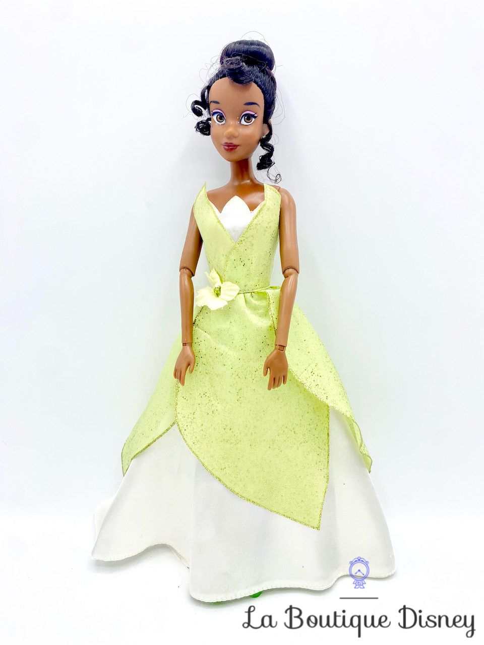 Poupée Tiana La princesse et la grenouille Disney Store mannequin robe verte 32 cm
