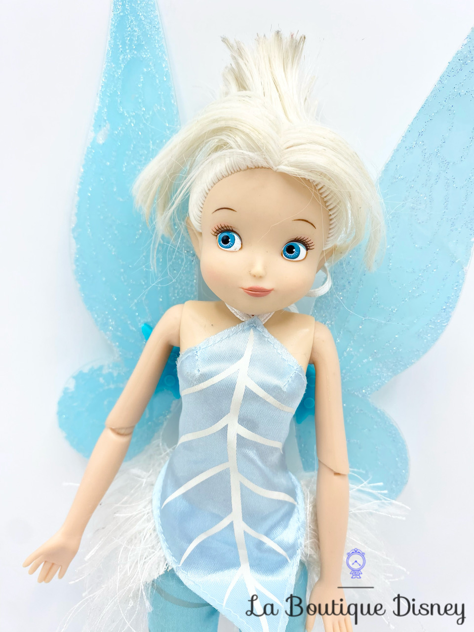 poupée-cristal-disney-fairies-the-disney-store-fée-bleu-blanc-ailes-2