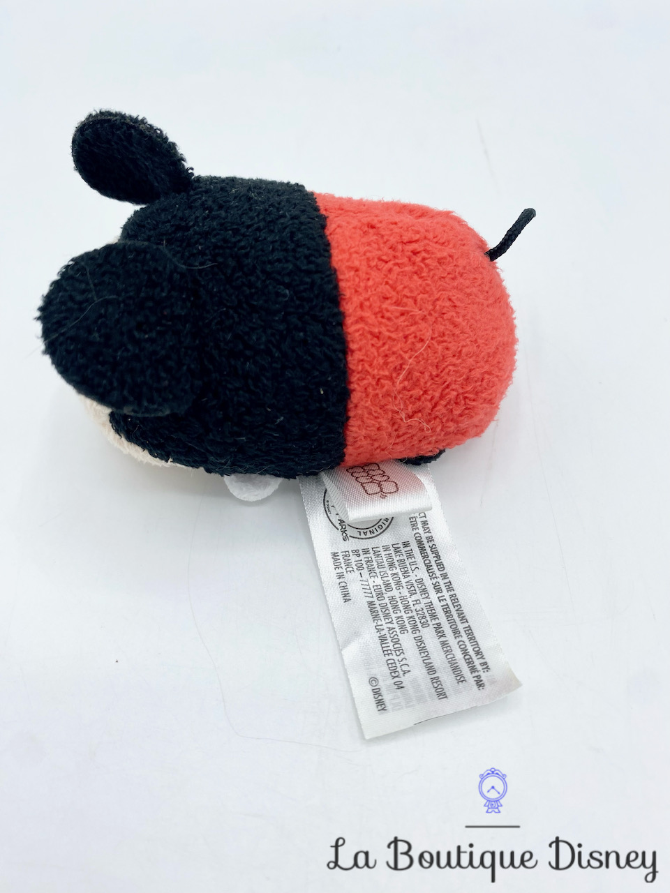 peluche-tsum-tsum-mickey-mouse-disney-parks-rouge-noir-3