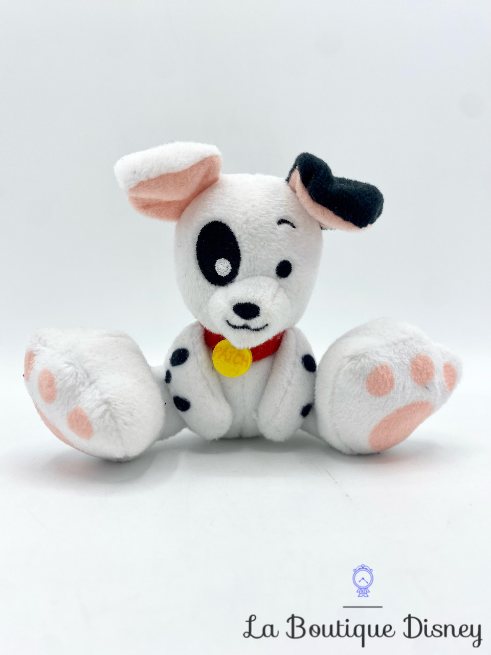 Peluche Patch Tiny Big Feet Disney Store Les 101 Dalmatiens chien blanc noir 9 cm