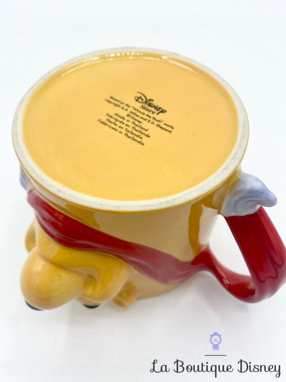 tasse-winnie-ourson-3D-disney-store-jaune-rouge-relief-6