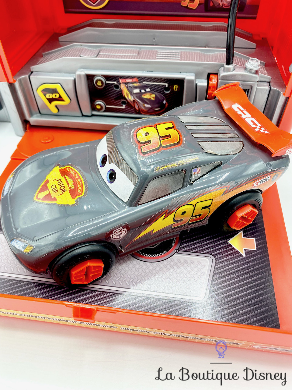 Jouet Flash McQueen Cars Cascadeur Disney Pixar Mattel voiture lanceur -  Jouets/Jouets Disney Divers - La Boutique Disney