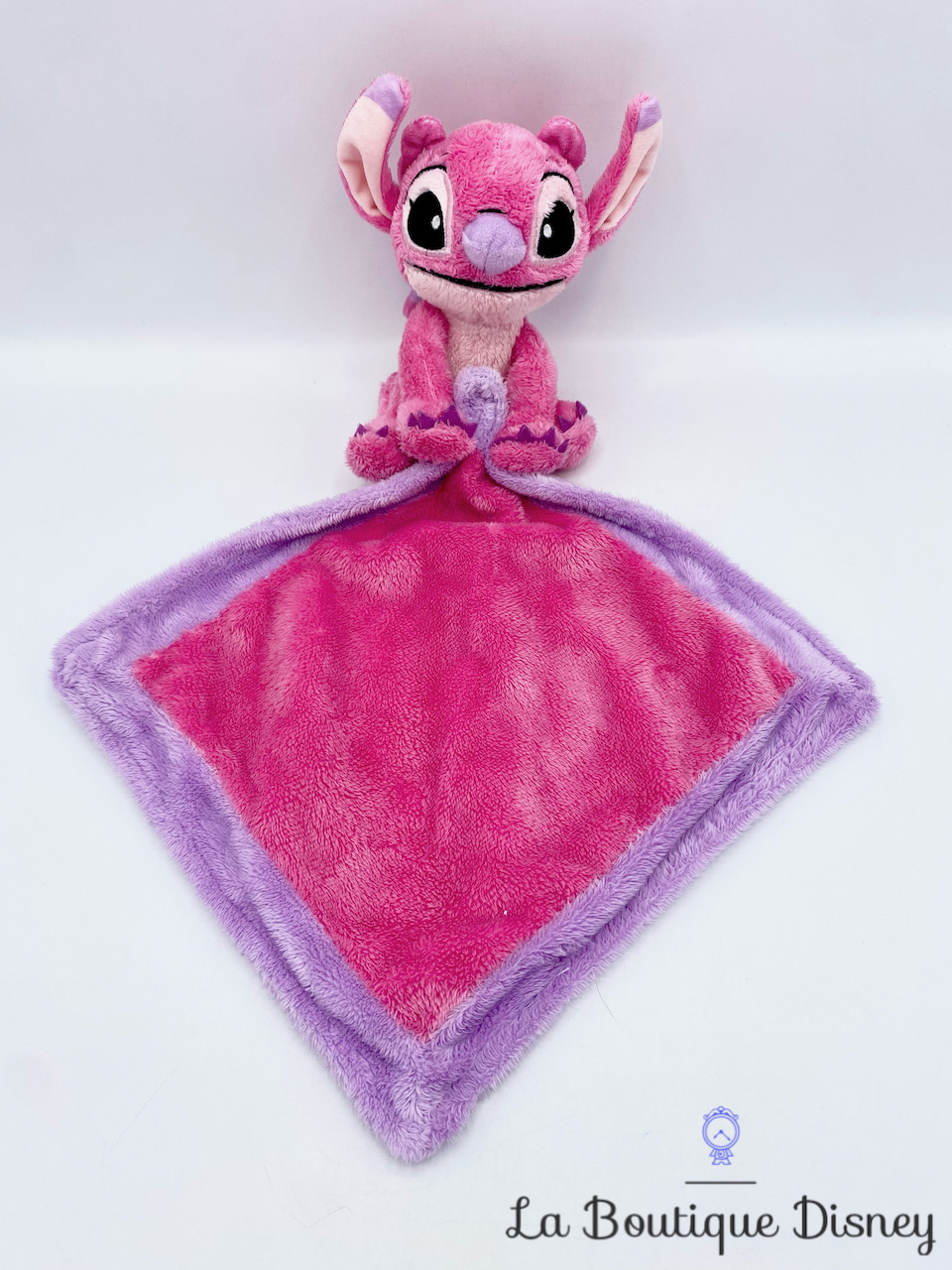 Peluche Doudou Angel Disney Simba Toys Lilo et Stitch rose carré - Peluches/ Doudous - La Boutique Disney
