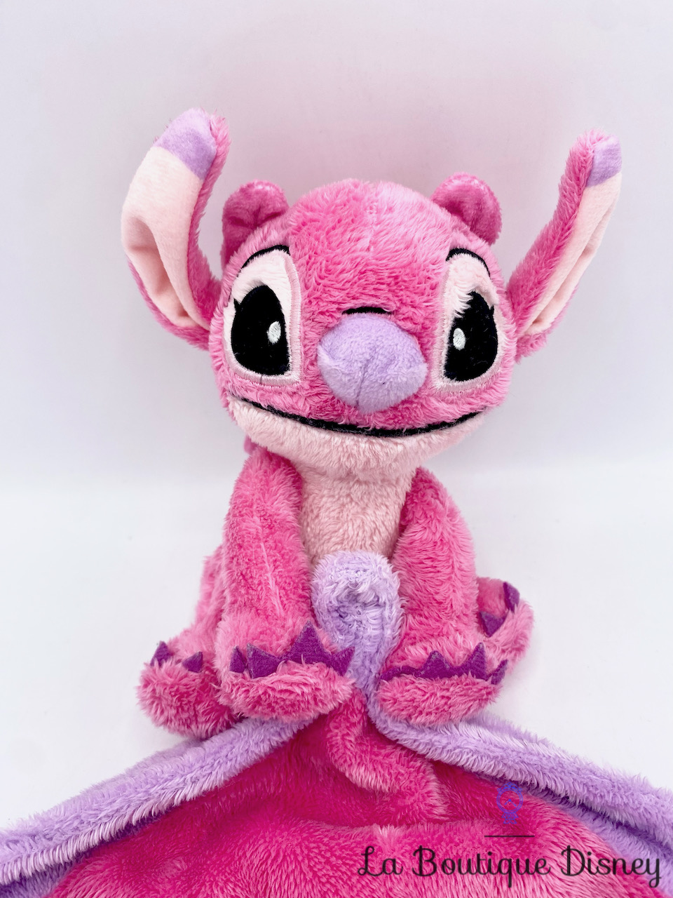 Peluche Doudou Angel Disney Simba Toys Lilo et Stitch rose carré