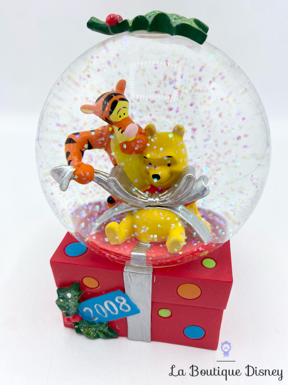 Boule à neige Winnie l'ourson Tigrou Noël 2008 Disney Store Exclusive