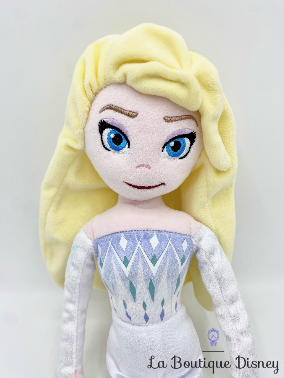 Poupée chiffon Elsa La reine des neiges 2 Disney Parks Disneyland peluche  robe blanche 50 cm - Peluches/Poupées chiffons - La Boutique Disney