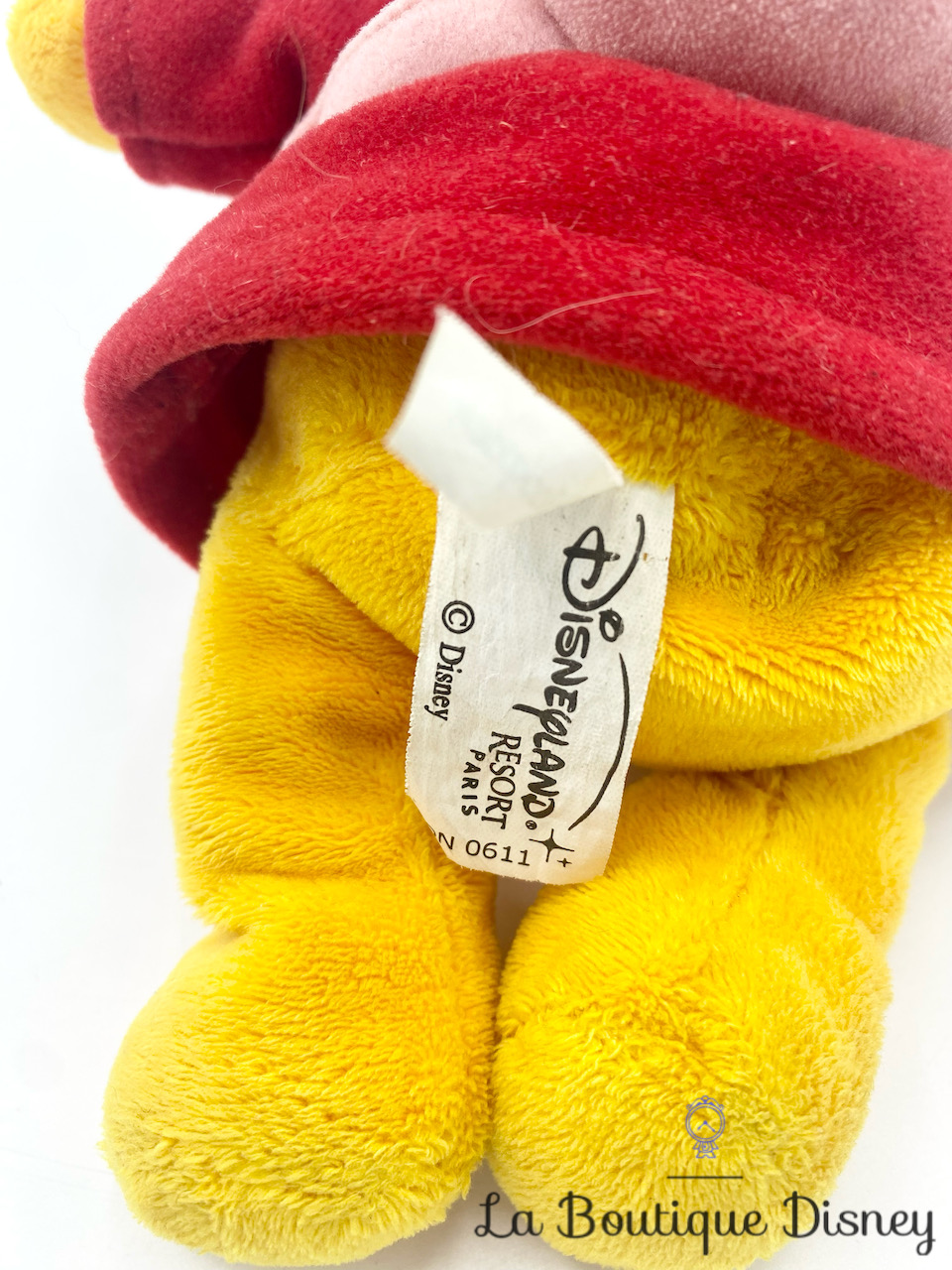 peluche-winnie-ourson-sac-dos-porcinet-disneyland-disney-pooh-backpack-5