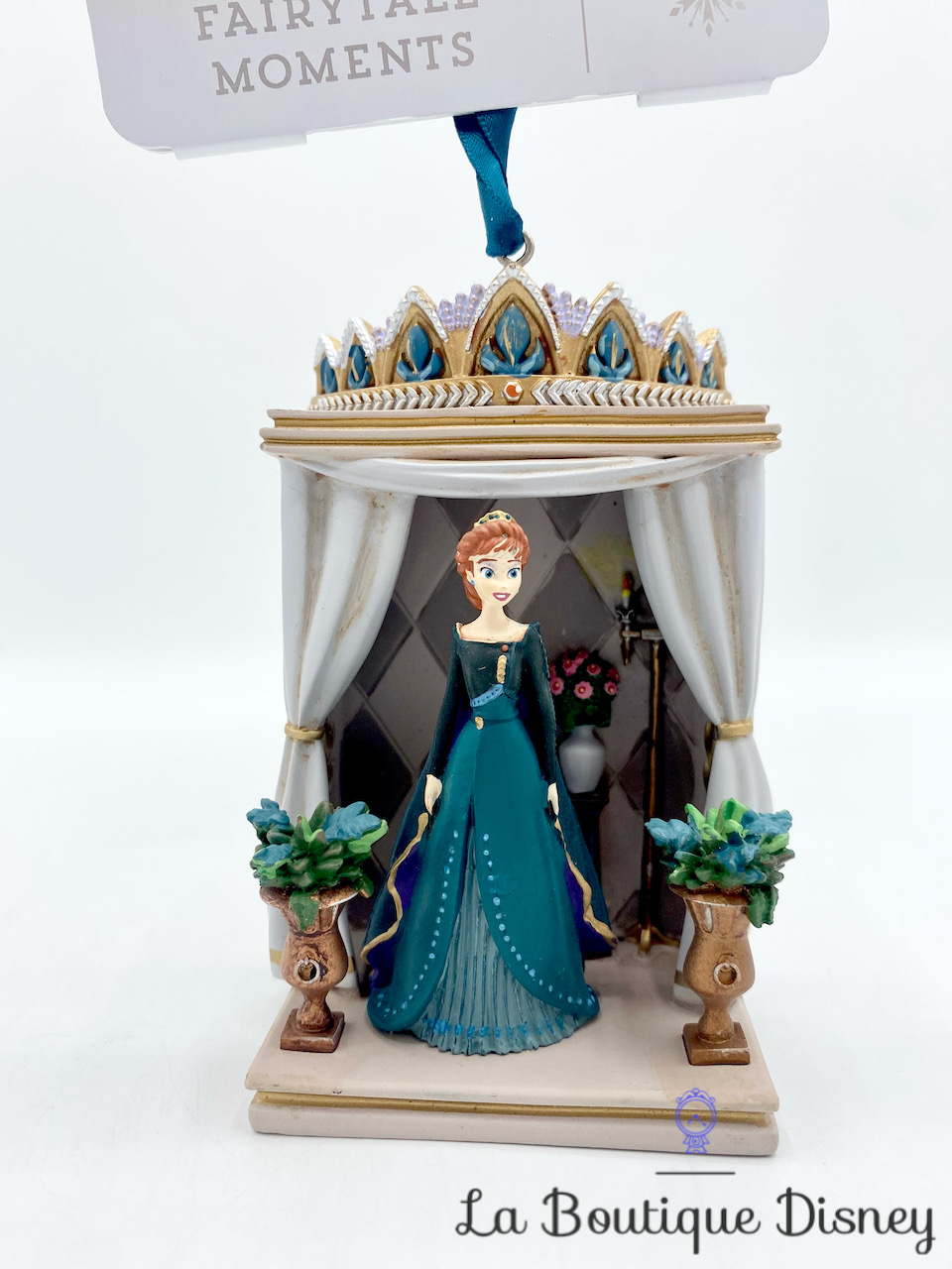 Ornement Noël Sketchbook Anna La Reine des Neiges 2 Disney Store Fairytale Moments boule suspension
