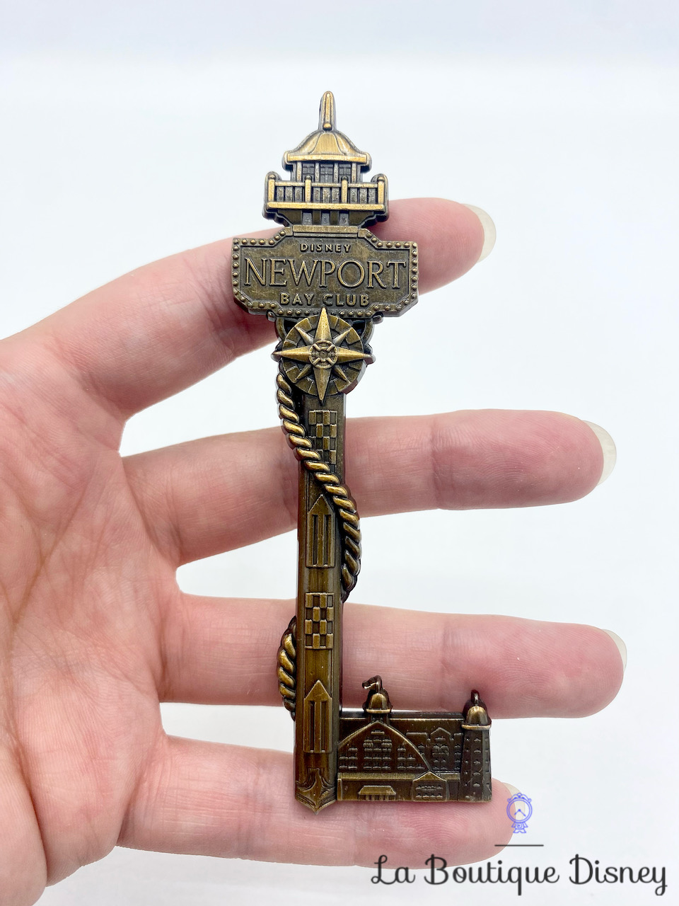 Clé collector Newport Bay Club Édition limitée 685/1992 Disneyland ...