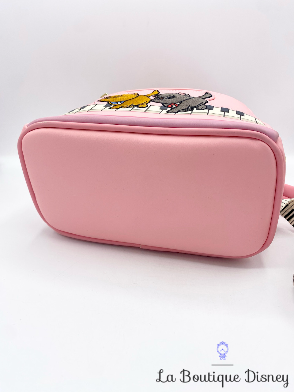 sac-a-dos-loungefly-les-aristochats-disney-piano-kitties-rose-8