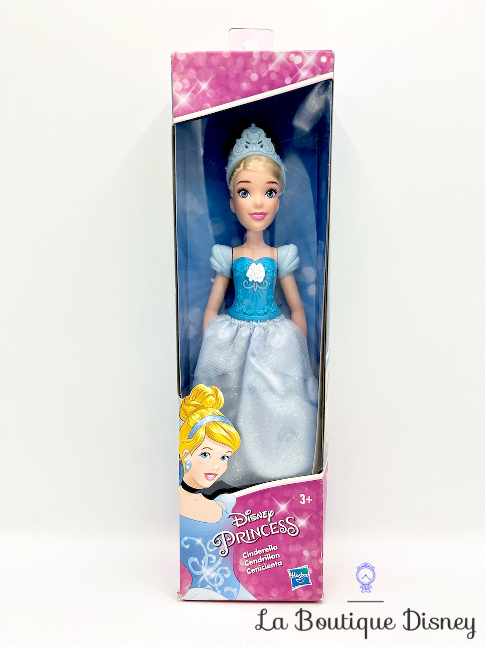 Poupée Cendrillon Disney Hasbro 2017 mannequin princesse robe bleu