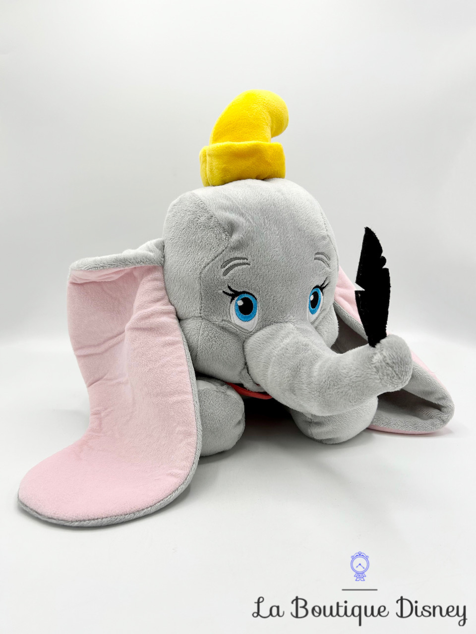 Peluche Dumbo couché Disney Parks Disneyland éléphant gris plume 44 cm