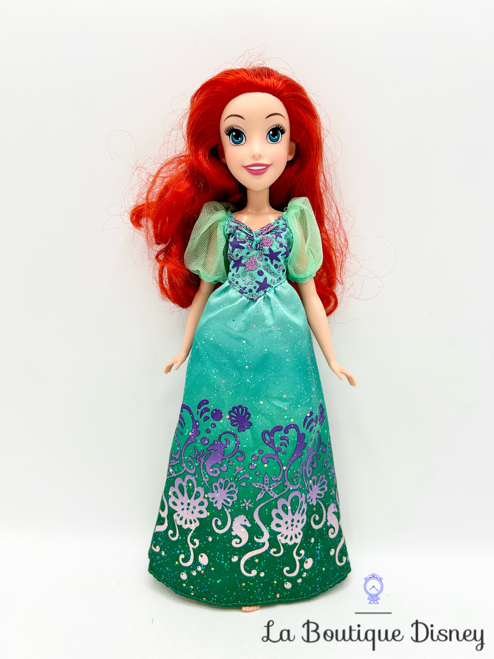 Poupée Ariel La petite sirène Poussières d'étoiles Disney Hasbro princesse  cheveux rouge 28 cm - Poupées/Poupées Disney Mattel / Hasbro / Jakks - La  Boutique Disney
