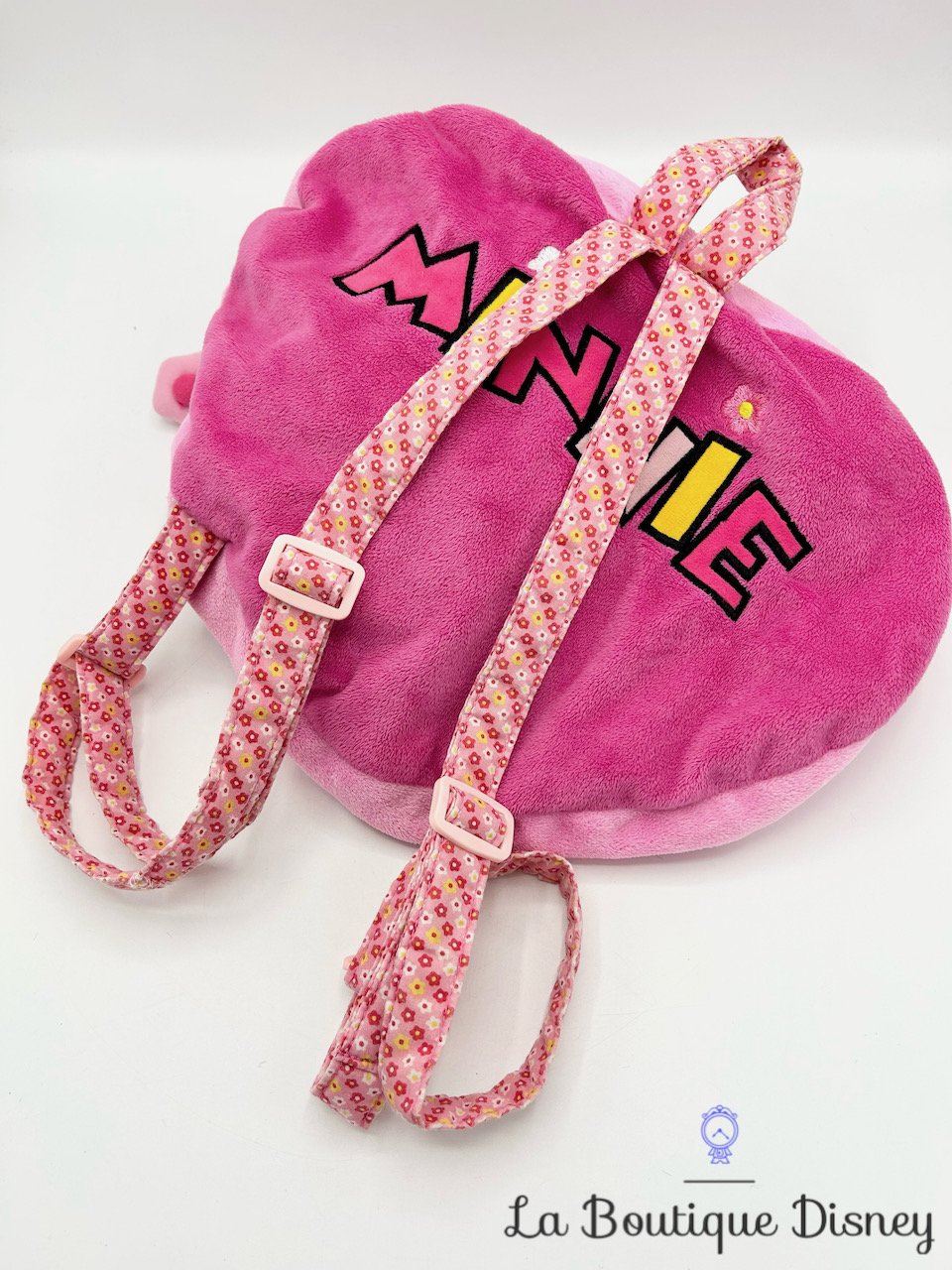 sac-a-dos-minnie-mouse-coeur-rose-disneyland-paris-disney-peluche-4