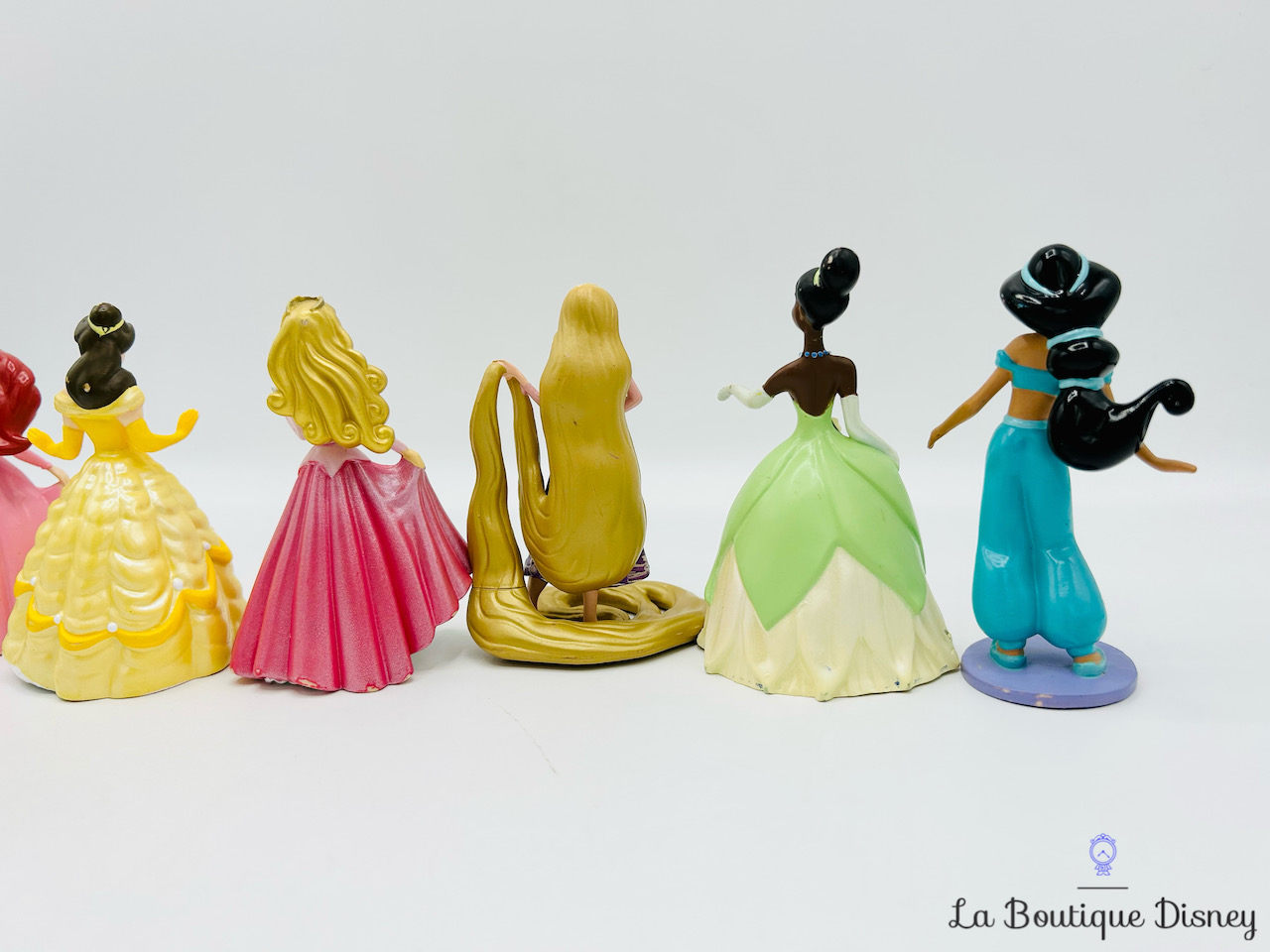 Ensemble de Robes de fête Princesse Disney Comprenant Ariel, Aurora, Belle,  Cendrillon, Jasmin, Raiponce et Tiana Fashion Dolls : : Jeux et  Jouets
