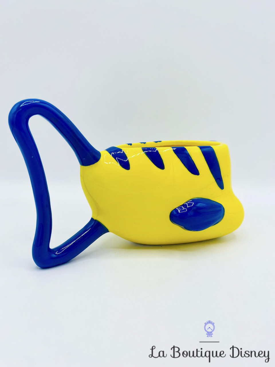 tasse-polochon-poisson-la-petite-sirène-disney-abystyle-relief-3D-4