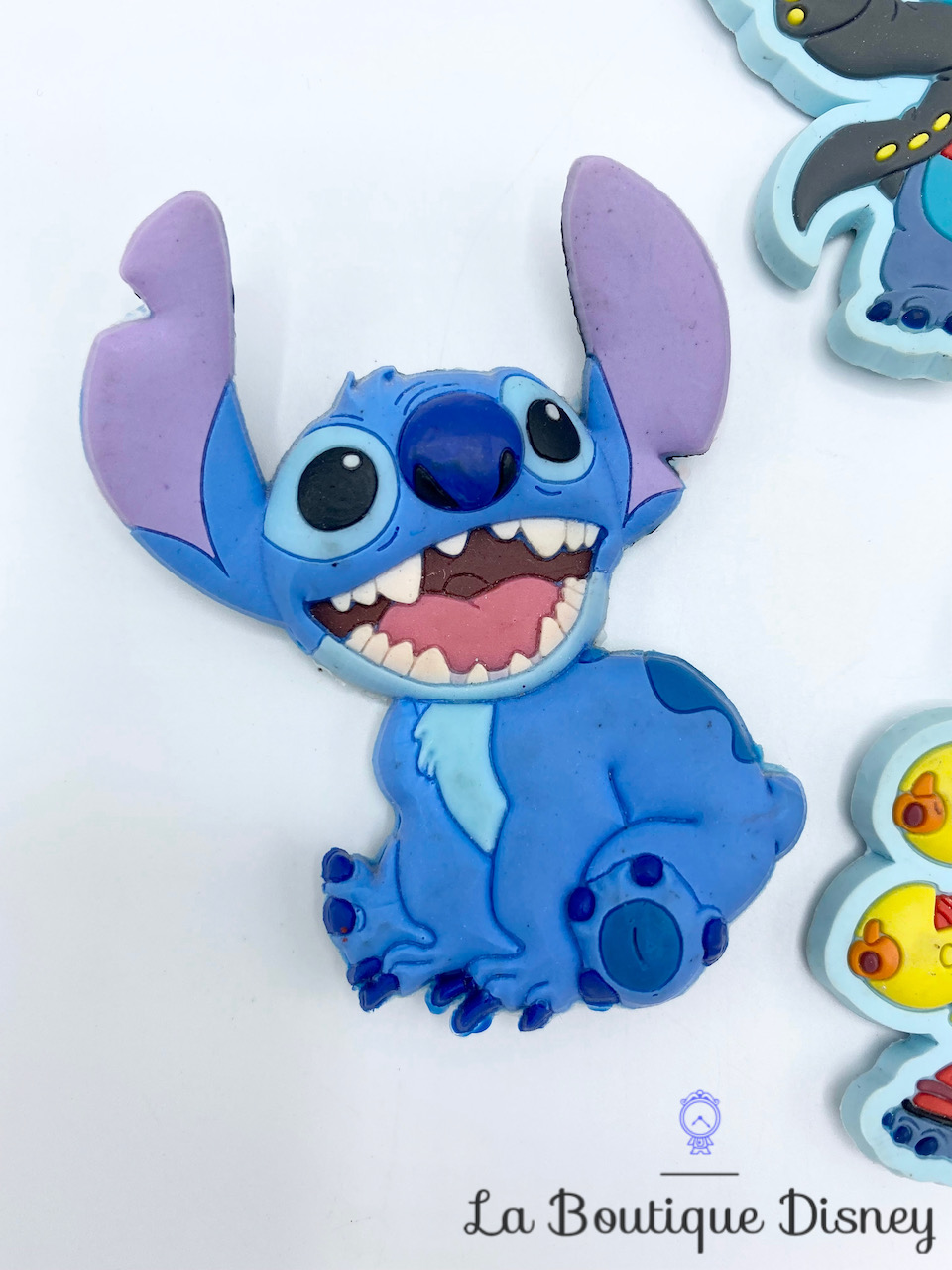 Magnets Stitch Disney Store Lilo et Stitch aimant monstre bleu pirate  pistolet - Maison/Autres - La Boutique Disney