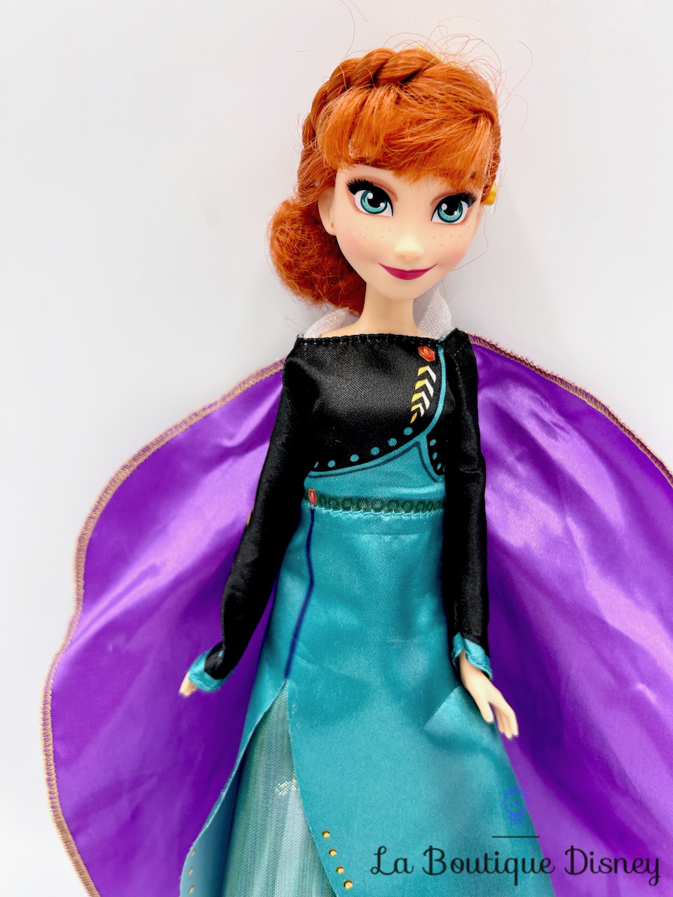 Poupée chantante Anna Aventure Musicale La reine des neiges 2 Disney Hasbro  robe couronnement 28 cm - Poupées/Poupées Disney Mattel / Hasbro / Jakks -  La Boutique Disney