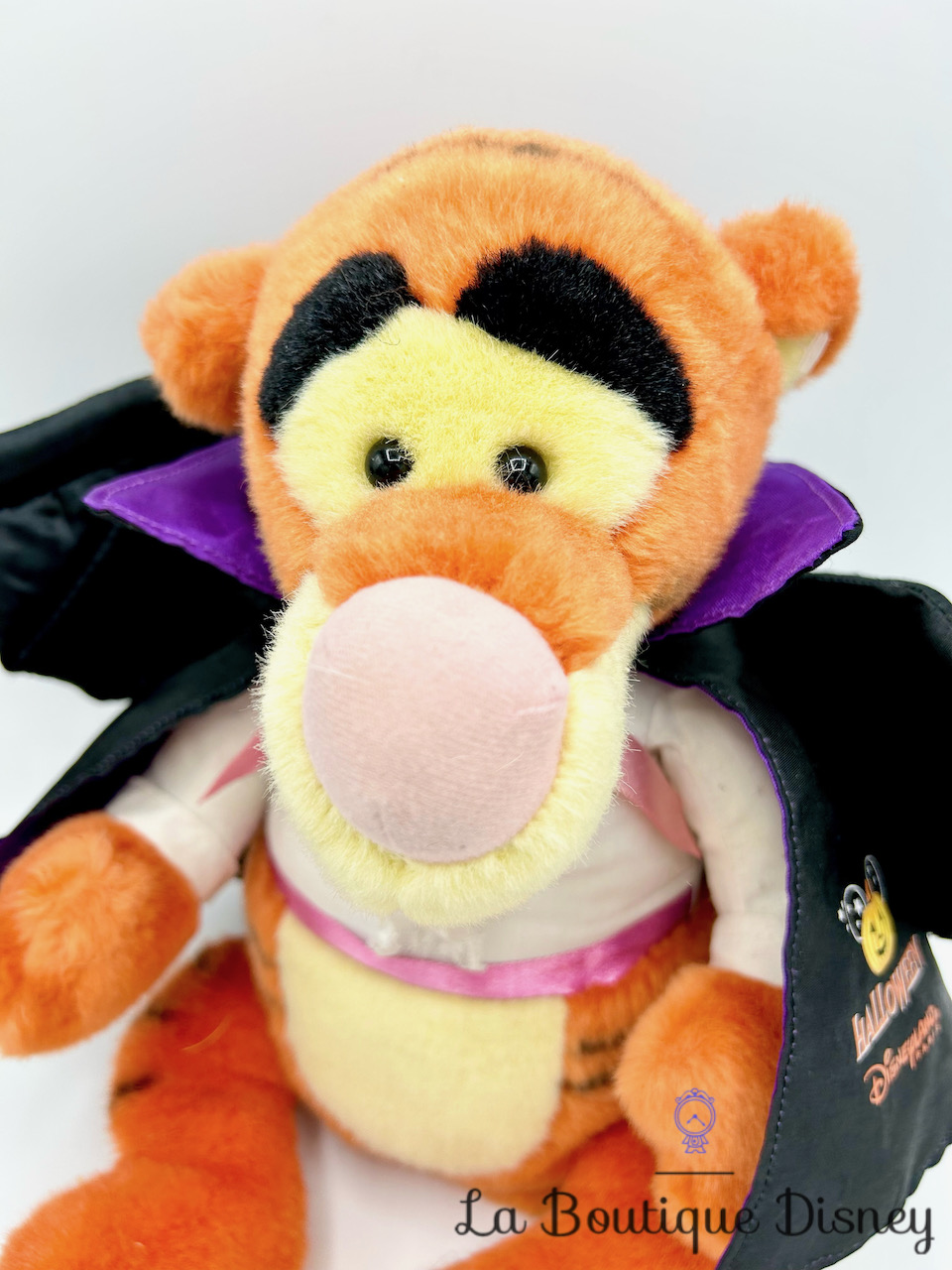 peluche-musicale-tigrou-vampire-halloween-disneyland-paris-disney-2002-winnie-ourson-automate-3