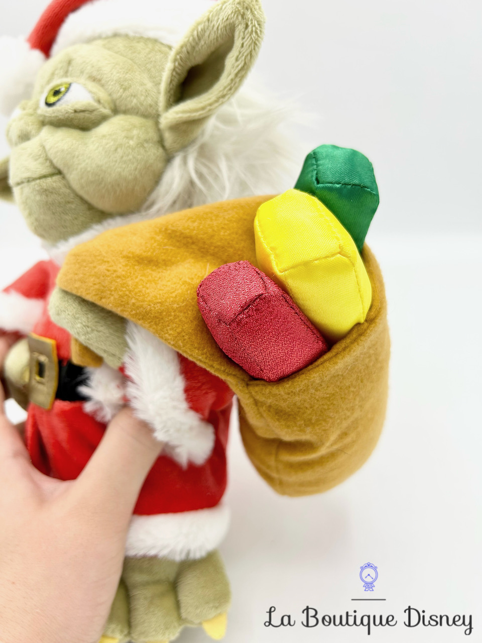 Peluche Maitre Yoda Star Wars Disney Nicotoy 26 cm chez vous des demain