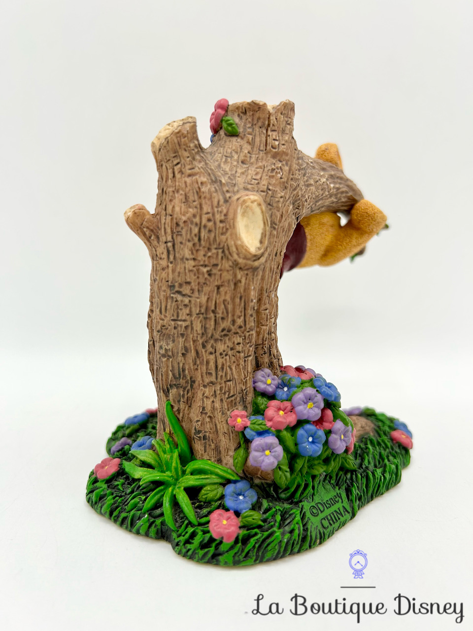 figurine-winnie-ourson-arbre-miel-simply-pooh-disney-stuck-on-you-résine-2