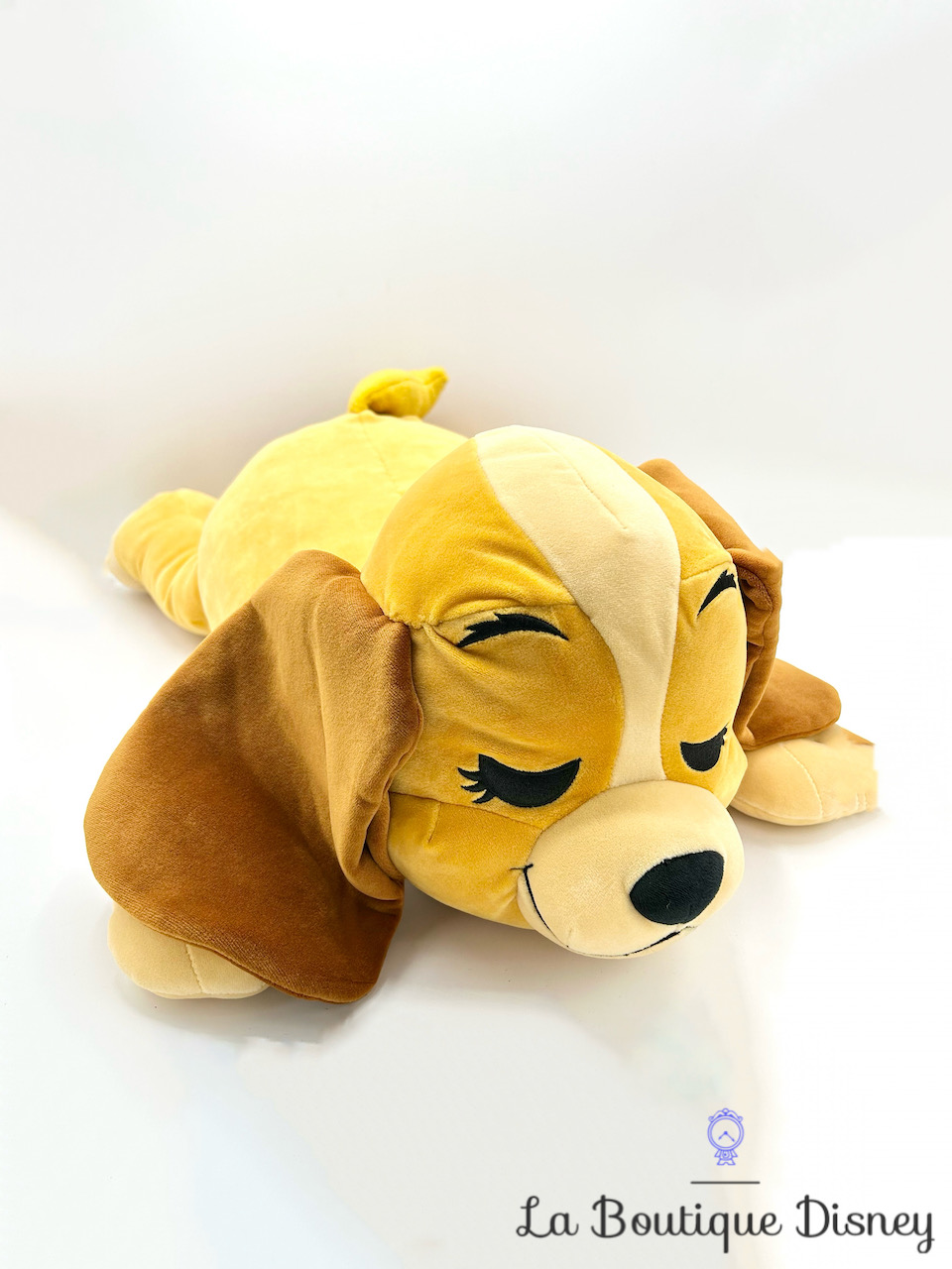Peluche Lady Cuddleez La belle et le clochard Disney Store 2020 shopDisney chien dort couché