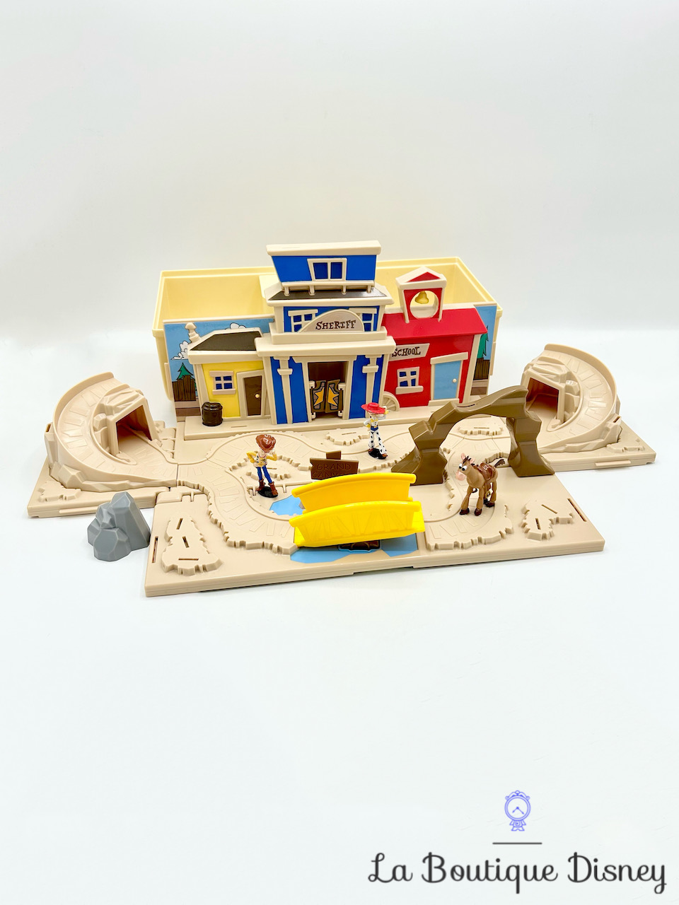 figurines-coffre-jouets-woody-maison-sherif-playset-boite-disneyland-2019-disney-western-pliable-0