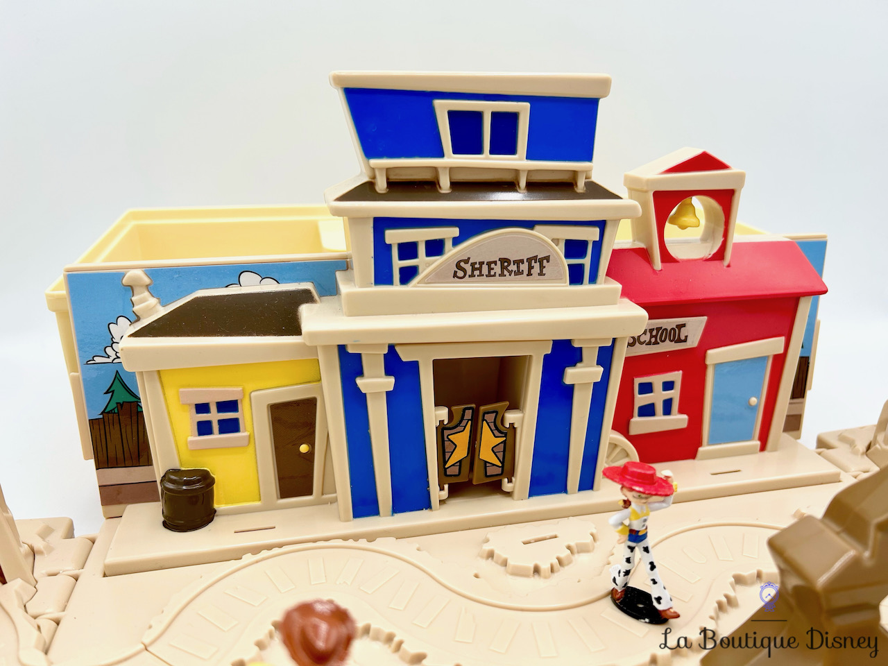 figurines-coffre-jouets-woody-maison-sherif-playset-boite-disneyland-2019-disney-western-pliable-8