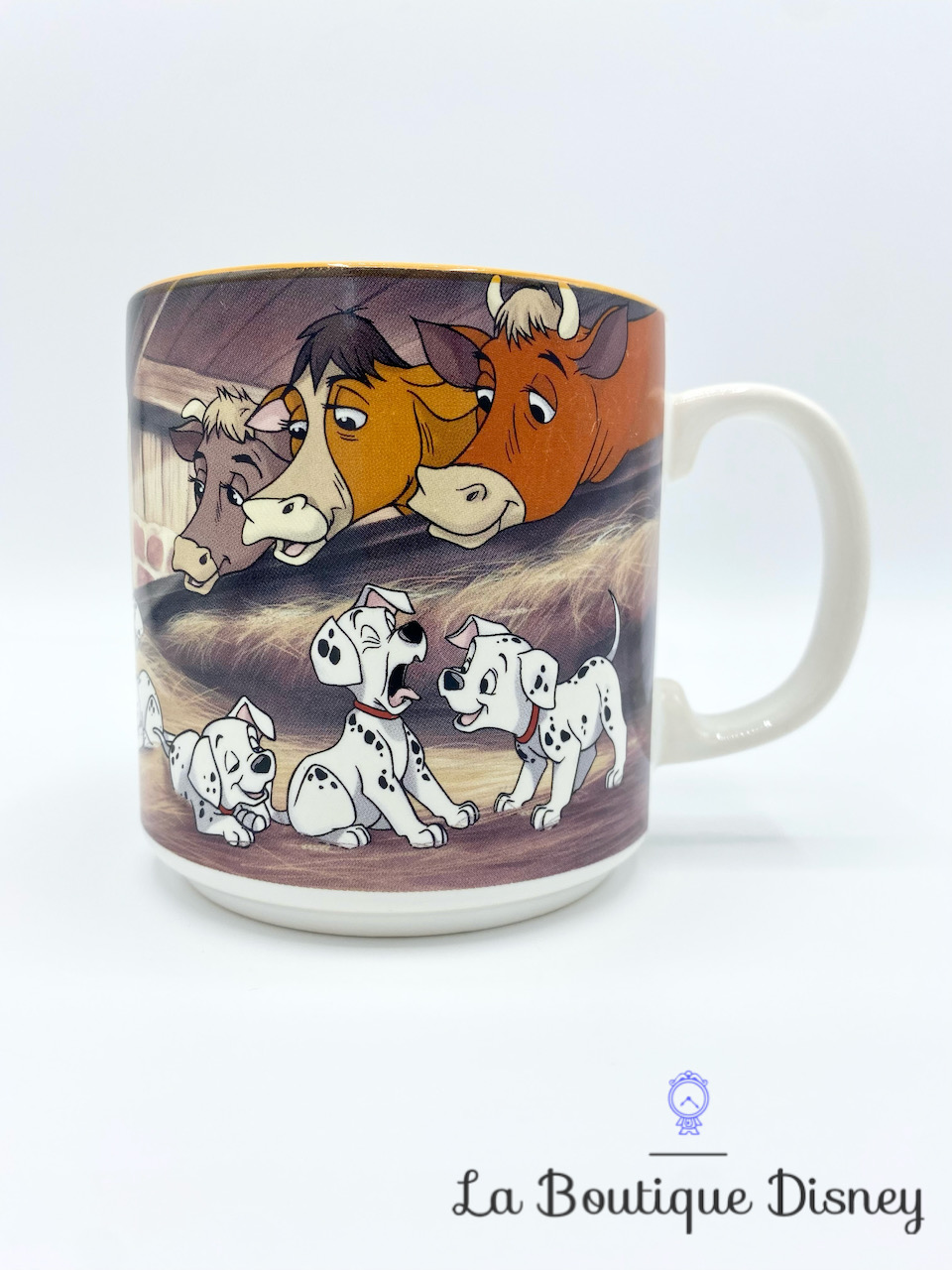 Tasse scène Les 101 Dalmatiens The Walt Disney Company mug England chiens étable vache