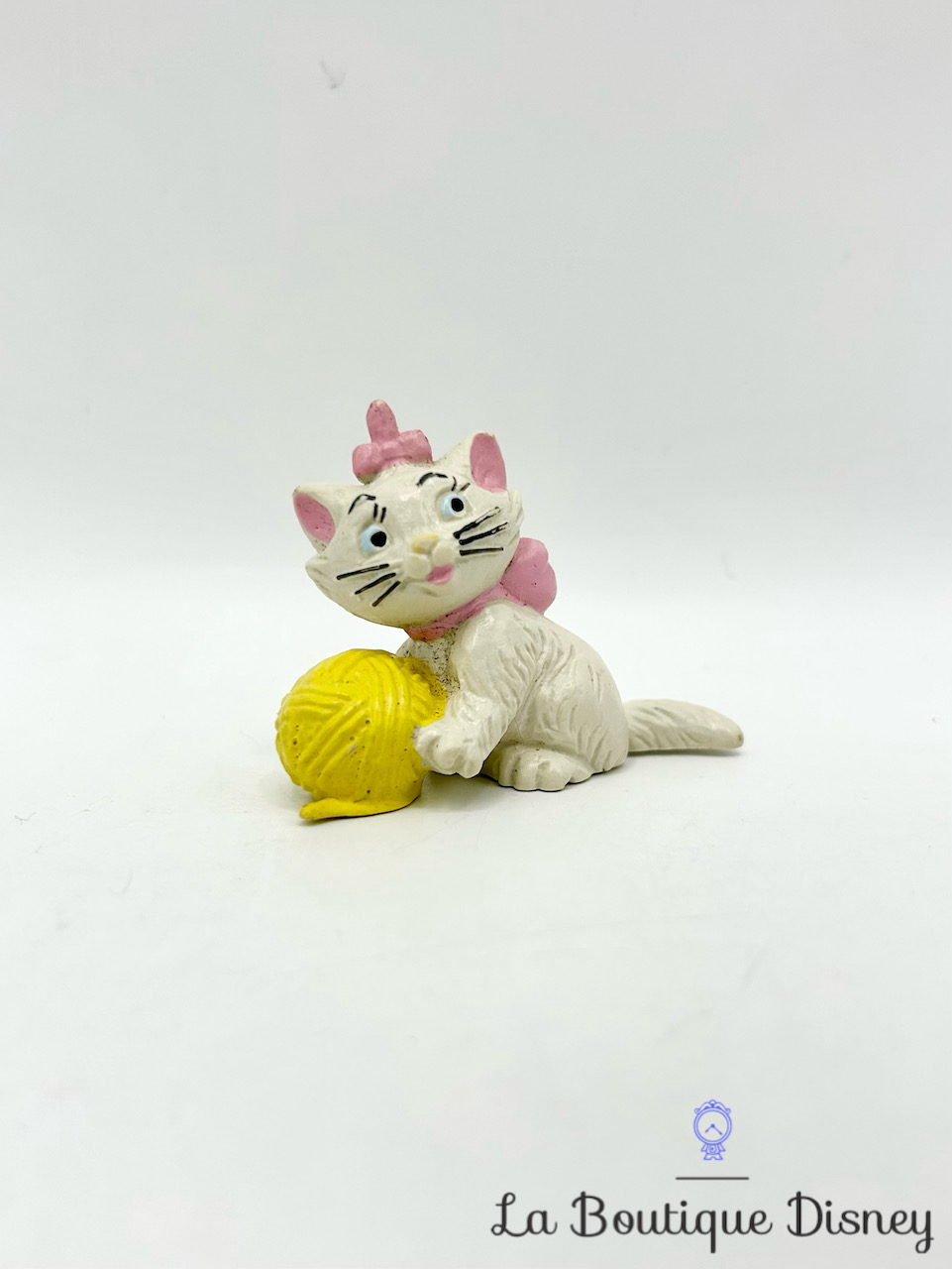 Figurine Marie Les Aristochats Disney Bullyland chat blanc pelote laine 3,5 cm