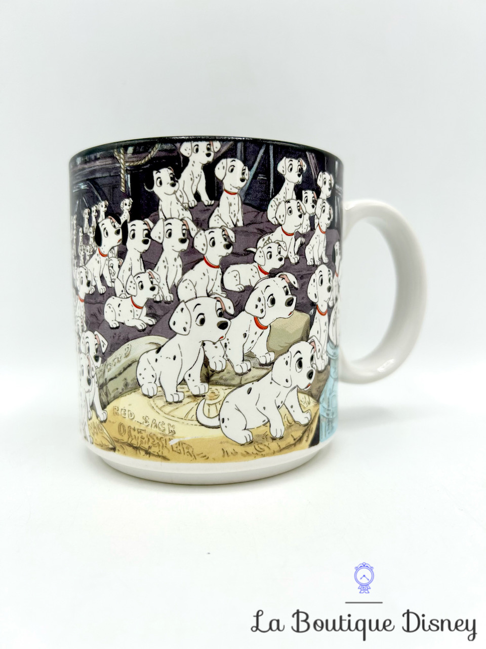 Tasse scène Les 101 Dalmatiens The Walt Disney Company mug scène film chiens étable