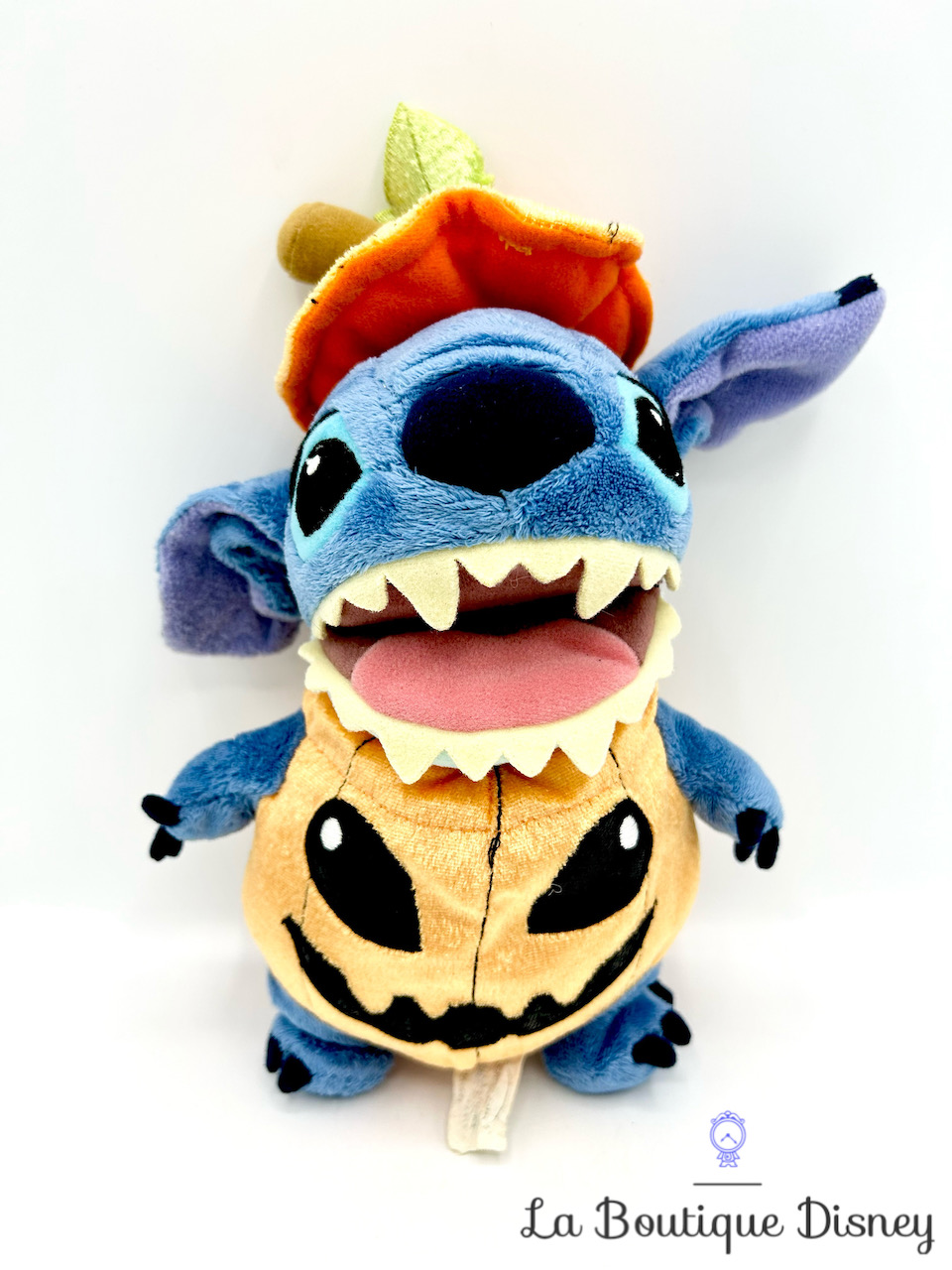 Peluche Stitch Disney Store Lilo et Stitch monstre bleu 32 cm - Peluches/Peluches  Disney Store - La Boutique Disney