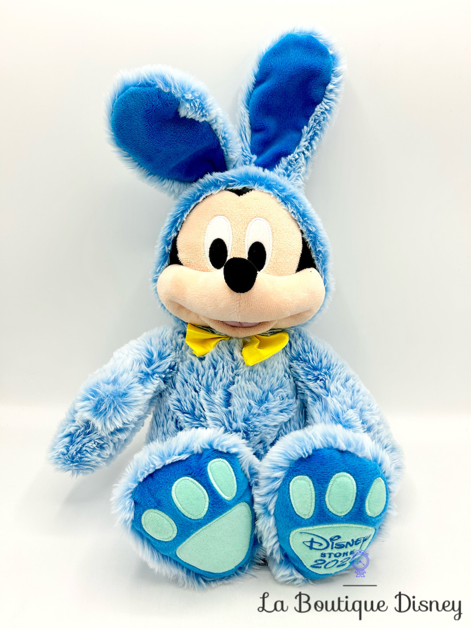 peluche-mickey-mouse-paques-disney-store-2021-lapin-bleu-0