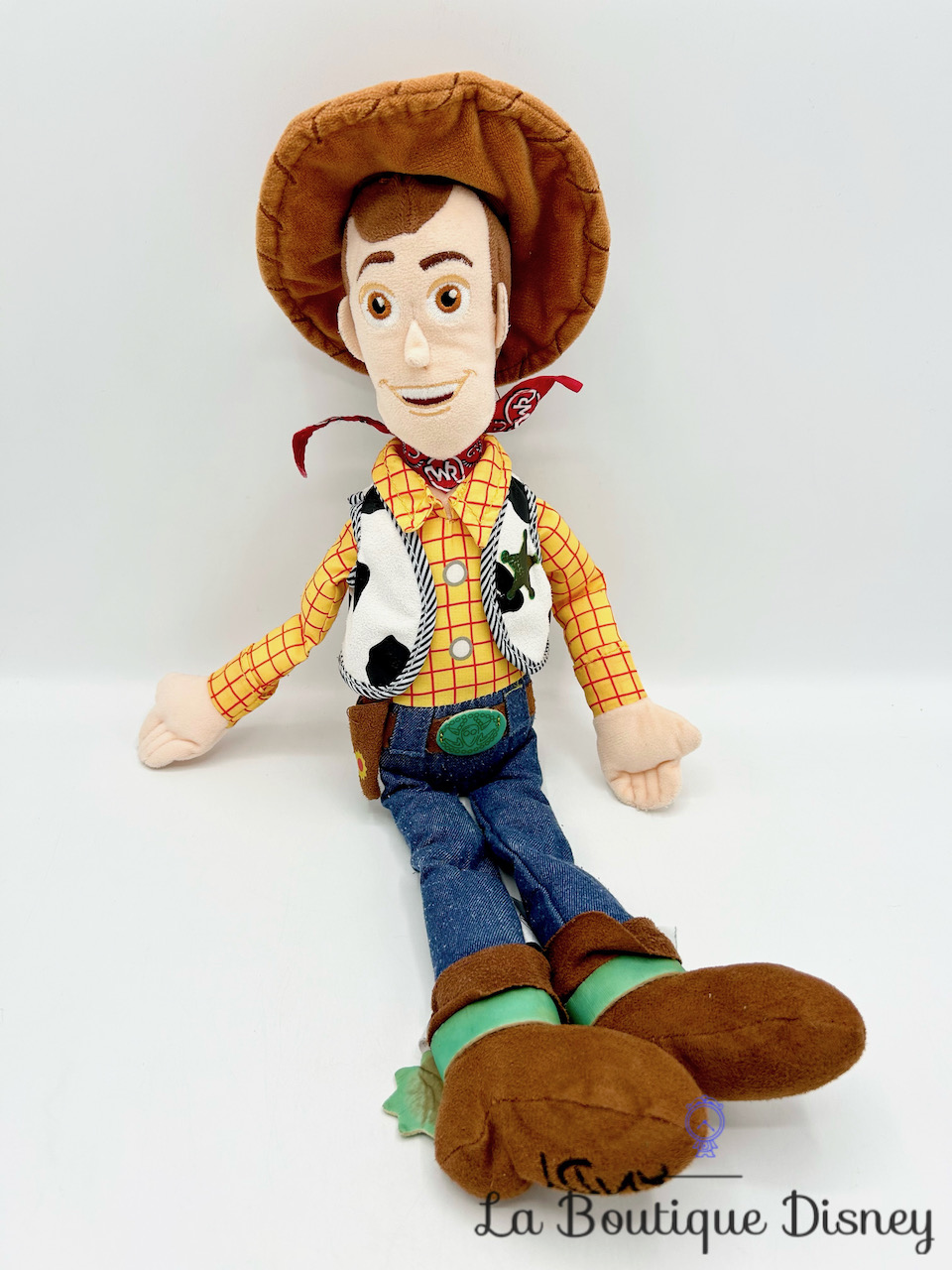 Poupée chiffon Woody Toy Story Disney Store 2019 peluche cow boy chapeau 47 cm