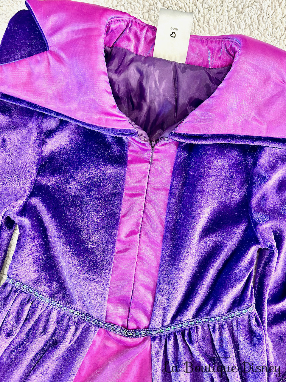 déguisement-maléfique-la-belle-au-bois-dormant-disney-store-robe-violet-rose-méchant-0