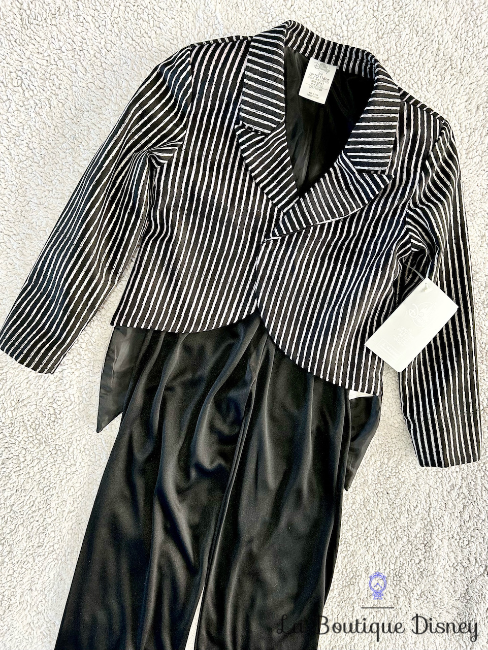 déguisement-jack-skellington-étrange-noel-mr-jack-disney-parks-disneyland-costume-noir-blanc-0