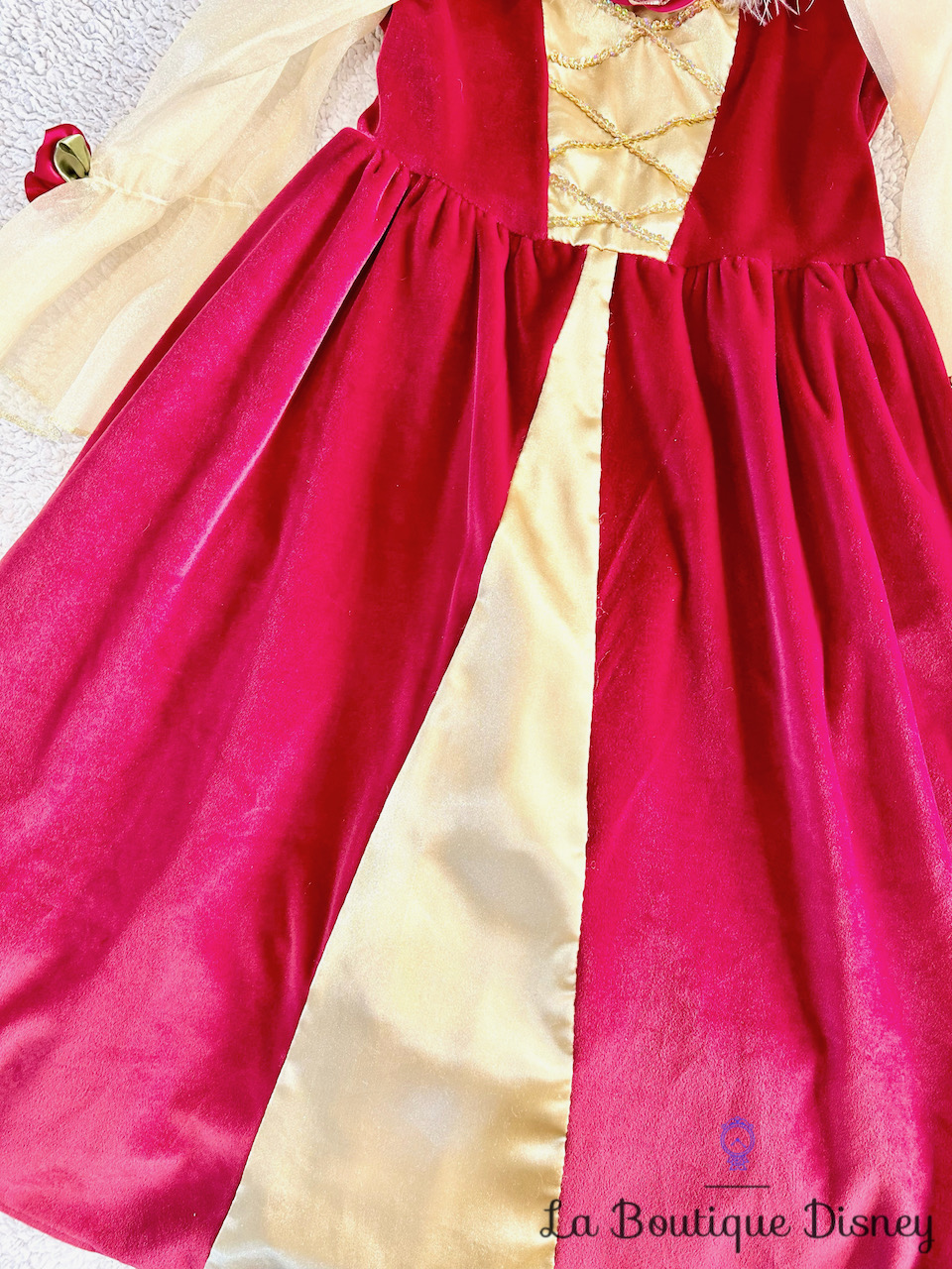déguisement-belle-rouge-la-belle-et-la-bete-disney-store-exclusive-robe-rouge-jaune-4