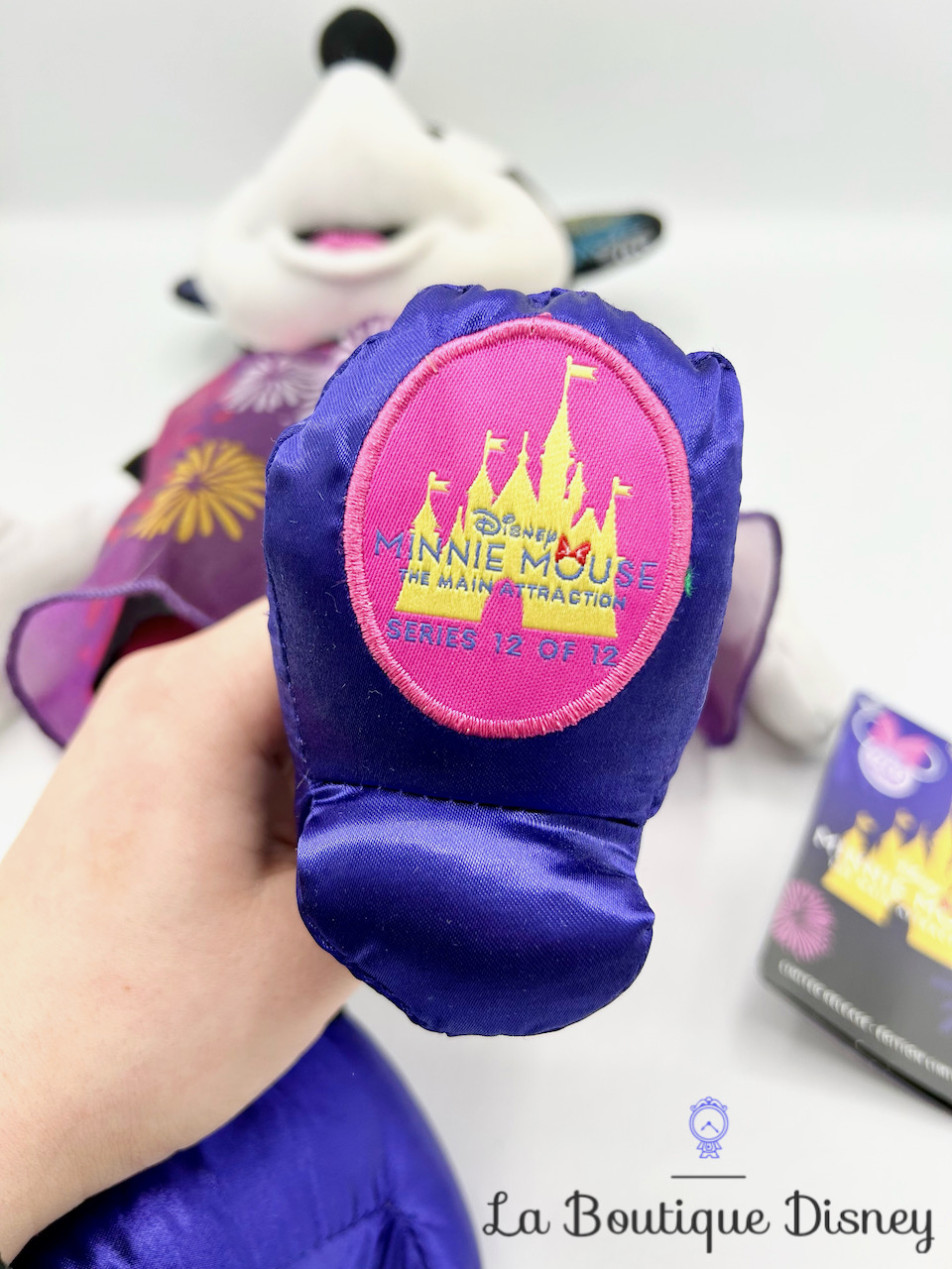 peluche-minnie-mouse-main-attraction-12-12-castle-feu-artifice-disney-store-édition-limitée-3