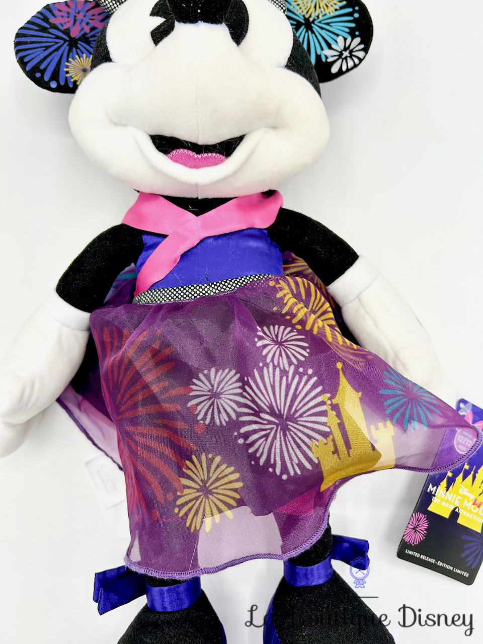peluche-minnie-mouse-main-attraction-12-12-castle-feu-artifice-disney-store-édition-limitée-4