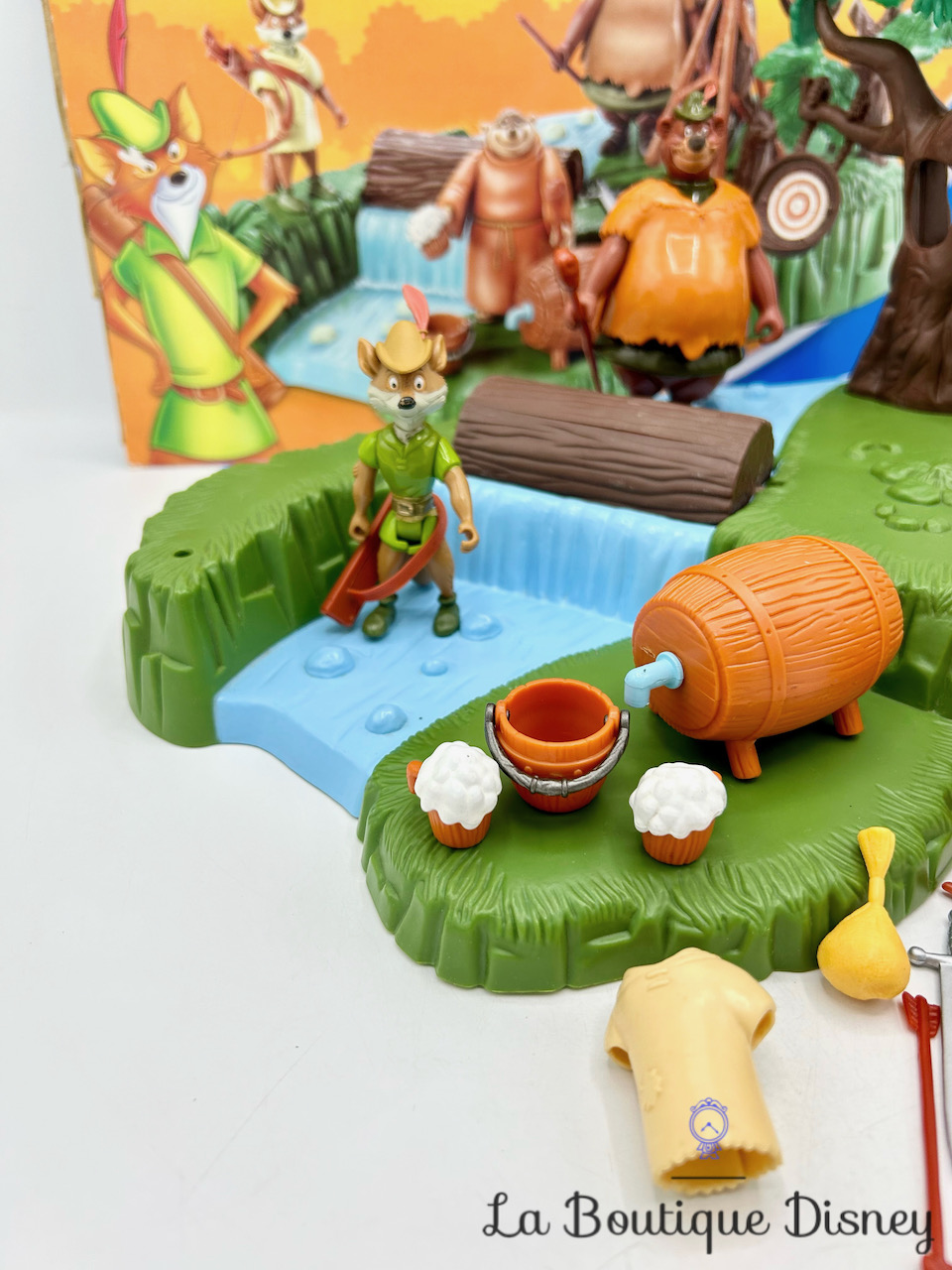 jouet-figurines-robin-des-bois-disney-heroes-famosa-vintage-arbre-rivière-4