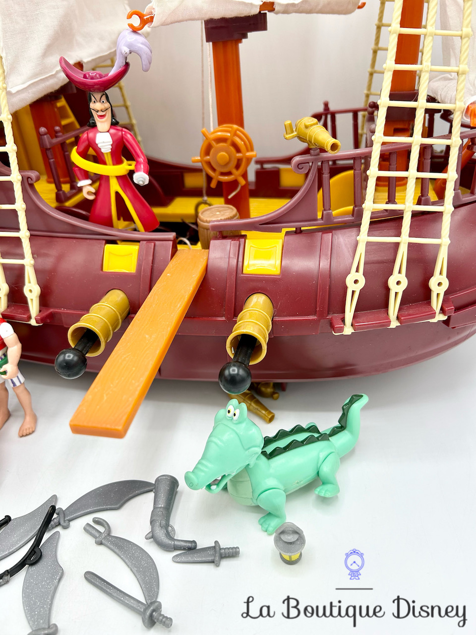 jouet-figurines-bateau-capitaine-crochet-peter-pan-pirates-disney-heroes-famosa-vintage-7