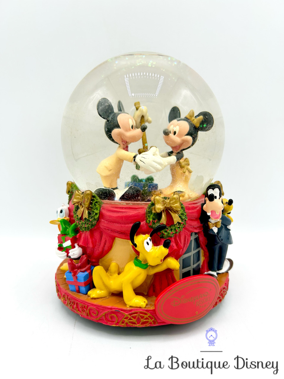 boule-a-neige-mickey-et-ses-amis-noel-disneyland-paris-snowglobe-disney-christmas-musical-sapin-rouge-doré-1