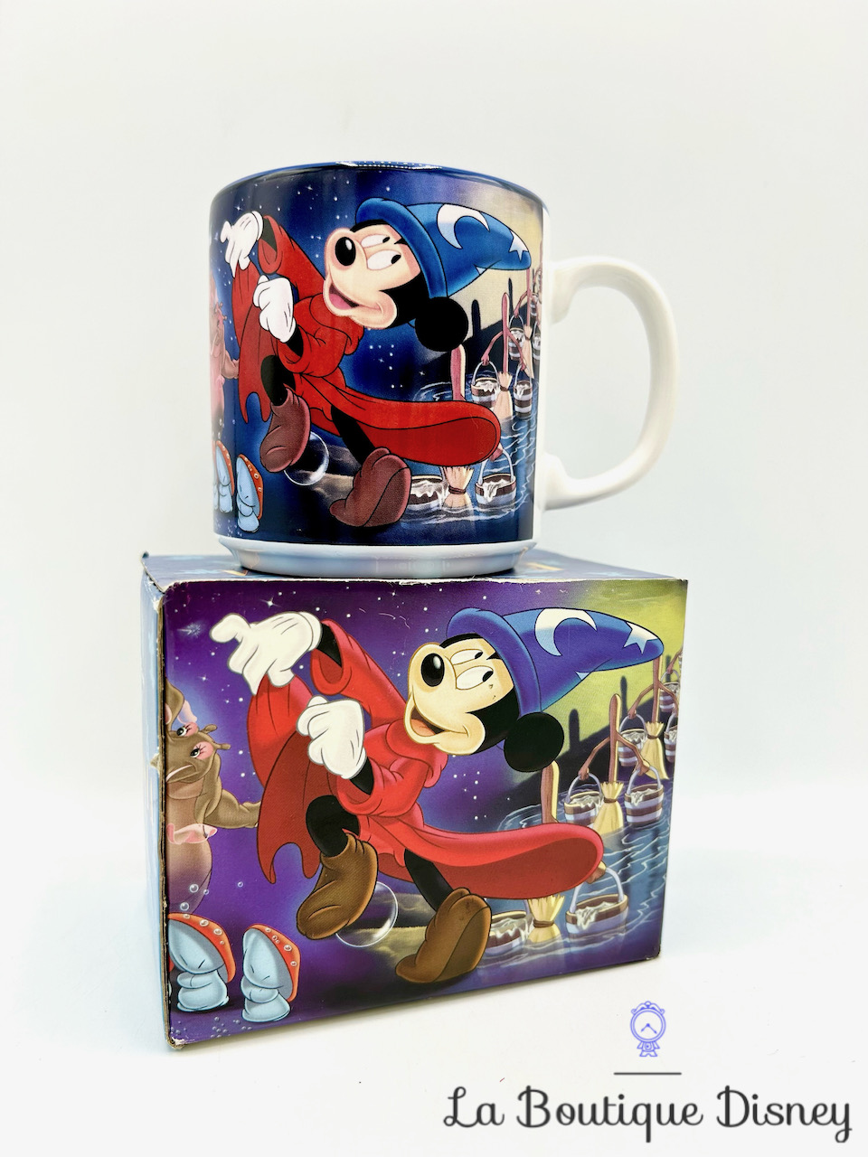 Tasse scène Fantasia Mickey Mouse Walt Disney England mug scène film bleu