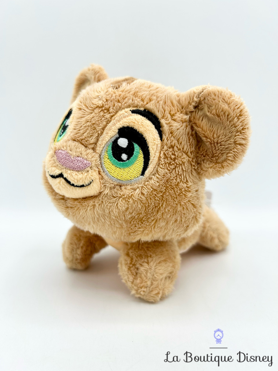 peluche-mini-nala-naif-disneyland-disney-lion-beige-le-roi-lion-4