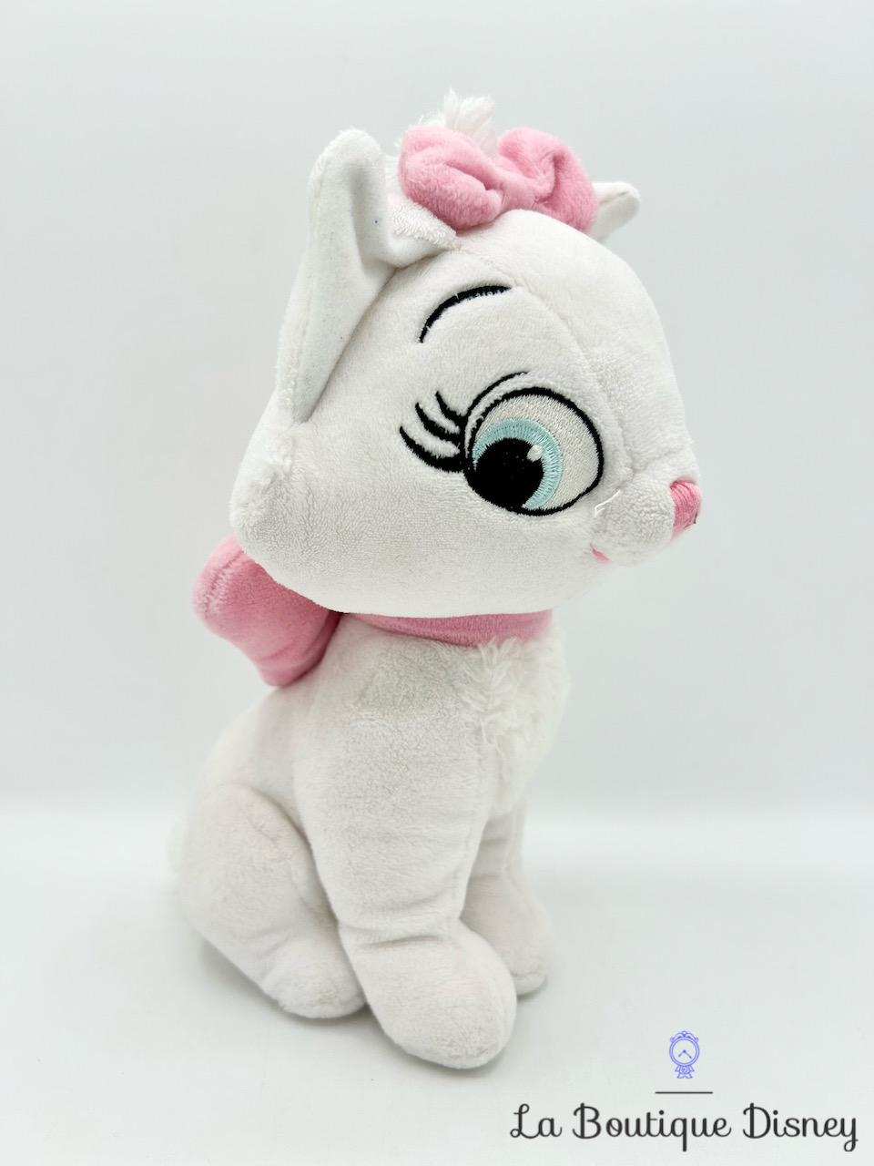 peluche-marie-les-aristochats-disney-nicotoy-chat-banc-noeud-rose-1