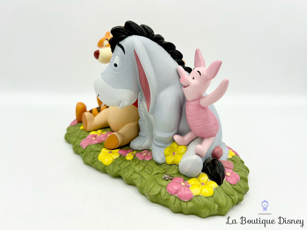 figurine-eneso-10-years-of-friendship-pooh-friends-disney-limited-edition-winnie-ourson-2