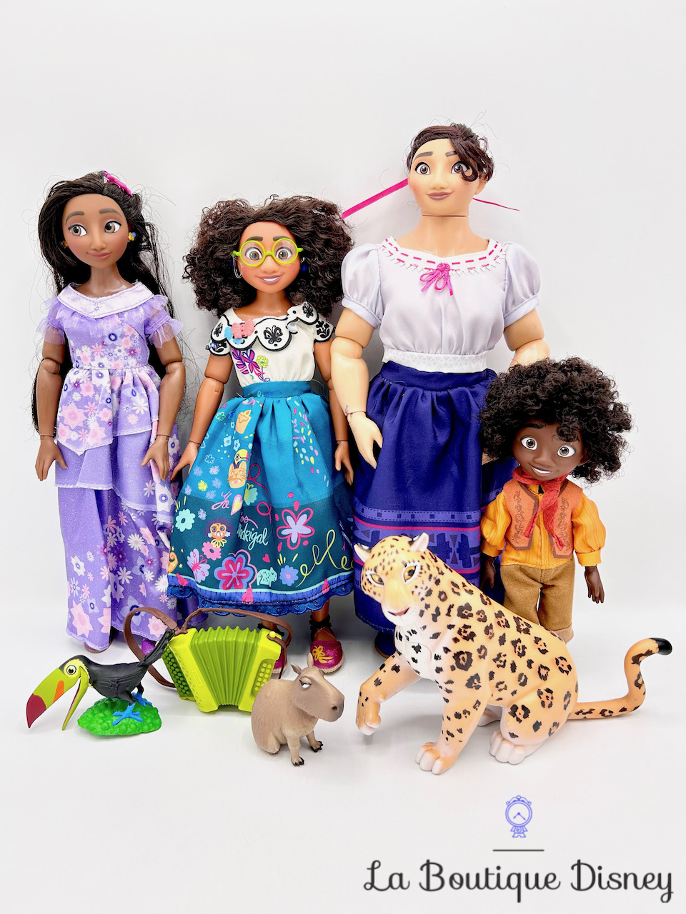 Assortiment de Poupées de Luxe Encanto Disney Store 2021 Deluxe Doll Set Mirabel Luisa Isabela Antonio